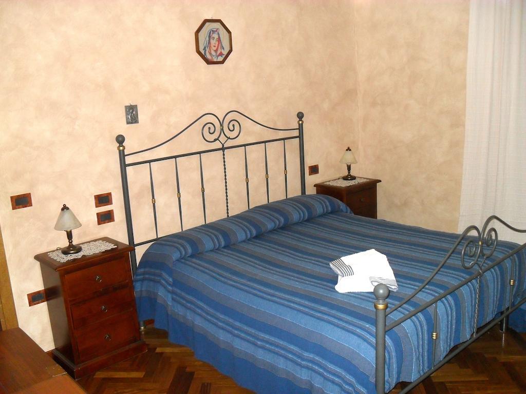 Affittacamere Casa Sofia アンギアーリ 部屋 写真